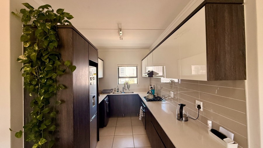 To Let 2 Bedroom Property for Rent in Sandown Western Cape